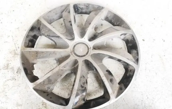 Volkswagen PASSAT B5 R15 wheel hub/cap/trim 