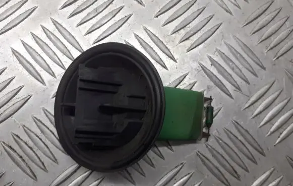 Skoda Fabia Mk2 (5J) Heater blower fan relay 