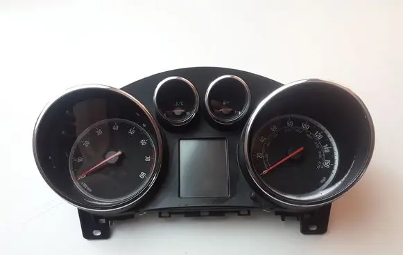 Opel Zafira C Speedometer (instrument cluster) 13374899