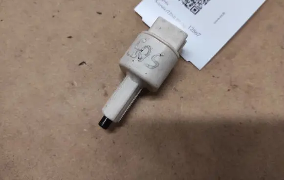 Toyota Avensis T250 Brake pedal sensor switch 2701U5D