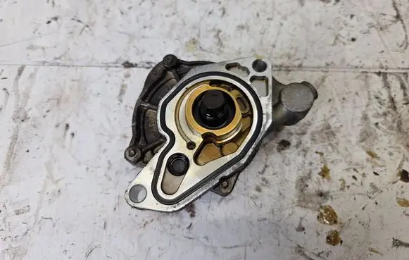 Saab 9-3 Ver2 Vacuum pump 55561099