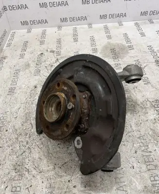Mercedes-Benz CLA C117 X117 W117 Rear wheel hub 2460106