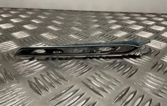 BMW M4 F82 F83 Fender trim (molding) 8056059 8055333 2356981