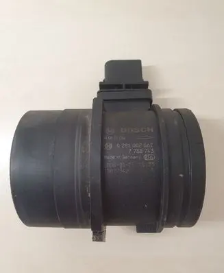 BMW 1 E81 E87 Mass air flow meter 0281002567