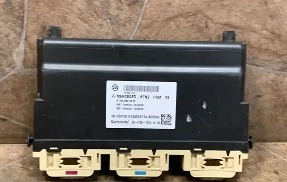 Mercedes-Benz ML W166 Seat control module A1668203426