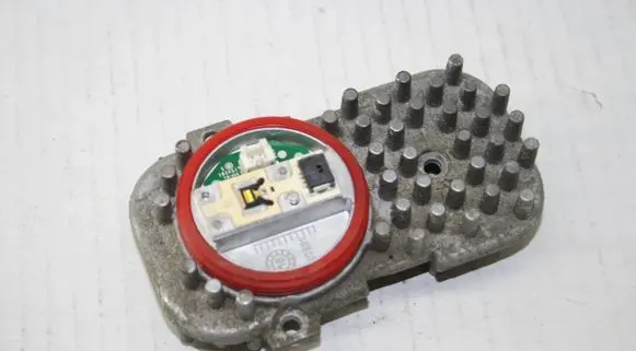 BMW X5 F15 LED ballast control module 1305715084