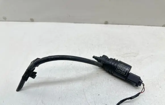 BMW 1 F20 F21 Windscreen/windshield washer pump 7302588