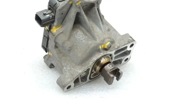 Toyota Avensis T270 Camshaft vanos timing valve 222A037018 222A037017