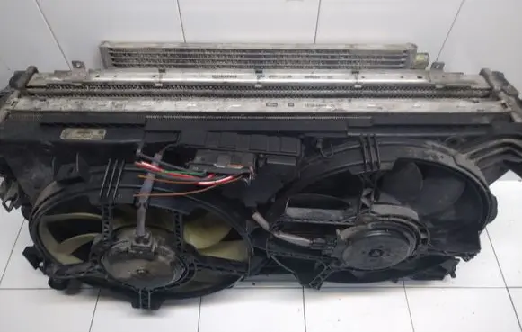 Cadillac BLS Radiator set 876145KB 991758GA
