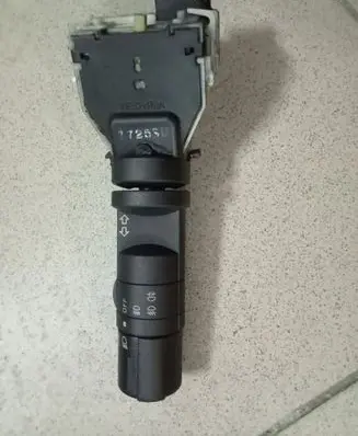 Nissan Qashqai Tailgate/trunk/boot open switch 