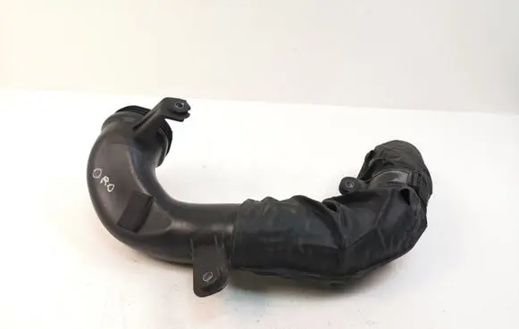 Hyundai Santa Fe Air intake hose/pipe 282122B100