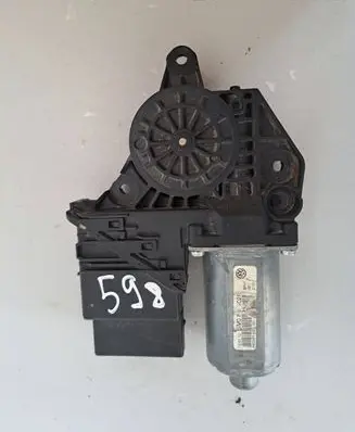 Volkswagen Golf Plus Front door window regulator motor 0130821430