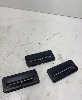 BMW 5 E39 Seat belt trim 8174888