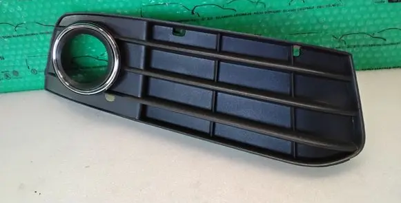 Audi A4 S4 B8 8K Front fog light trim/grill 8K0807682