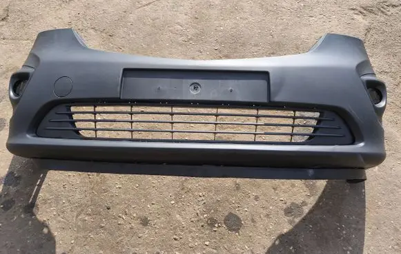 Opel Vivaro Front bumper 620228716R 23017900 93868852
