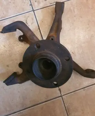Volkswagen Golf III Front wheel hub spindle knuckle 1915a