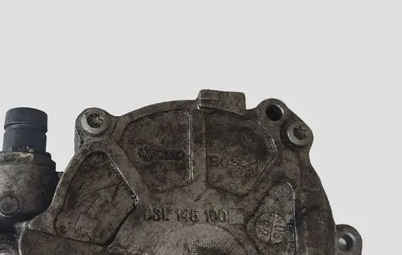 Skoda Octavia Mk2 (1Z) Vacuum pump 03L145100
