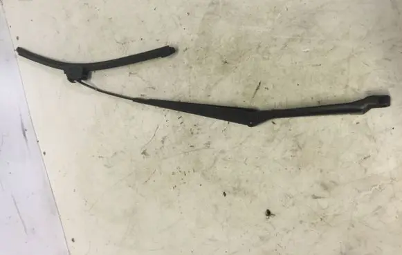 Toyota Avensis T220 Windshield/front glass wiper blade 