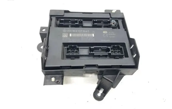 Audi A4 S4 B8 8K Central body control module 8K0907064C 8K0907461A