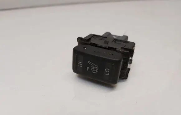 Nissan Juke I F15 Seat heating switch