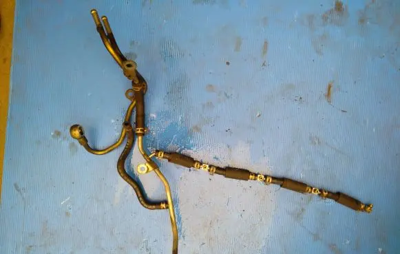 Mitsubishi ASX Fuel main line pipe