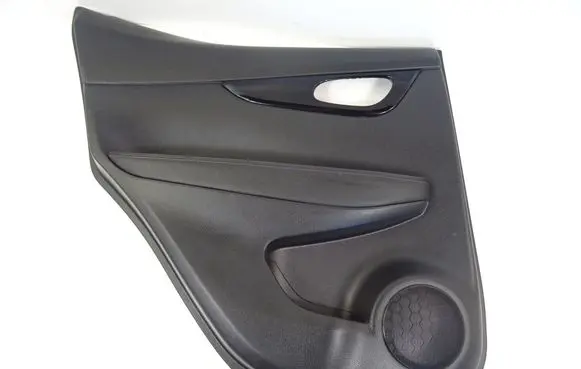 Nissan Qashqai Front door card panel trim