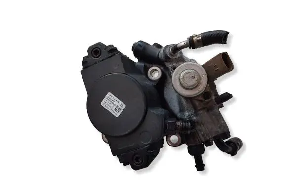 Mercedes-Benz C W205 Fuel injection high pressure pump A6510703301