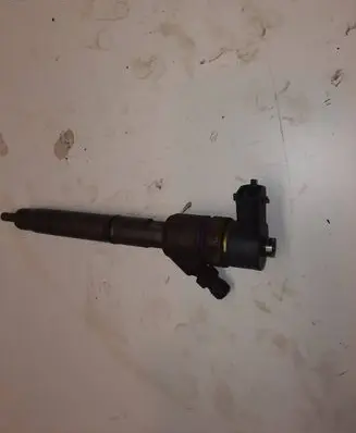Hyundai i30 Fuel injector 338002A900