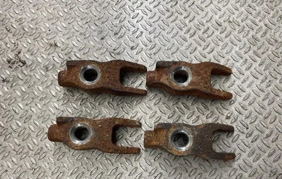Citroen Berlingo Fuel Injector clamp holder 