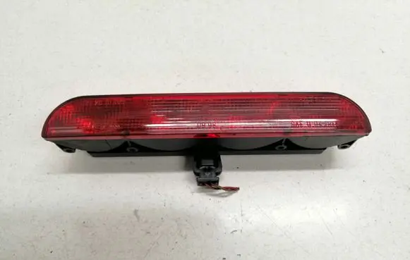 Audi A4 S4 B5 8D Third/center stoplight 0996400 8D5945097A