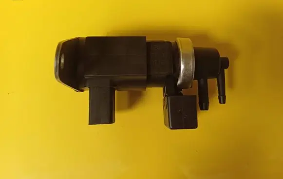 Audi A8 S8 D3 4E Turbo solenoid valve 057906630A