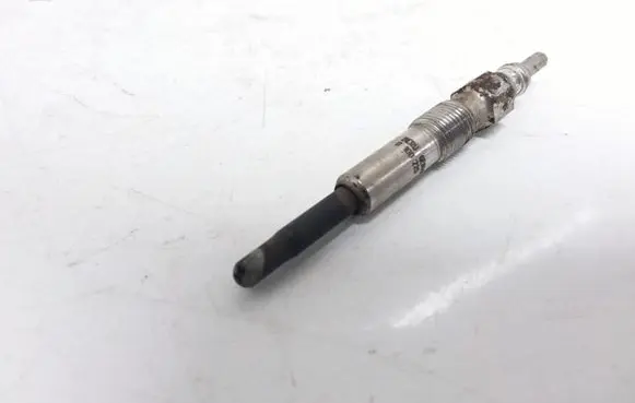 Volkswagen Golf III Glow plug 0100226227
