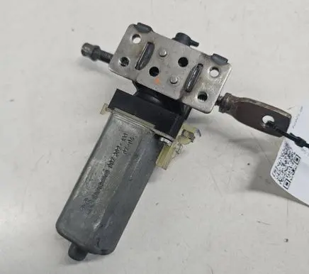 Mercedes-Benz S W221 Seat adjustment motor 0390203255
