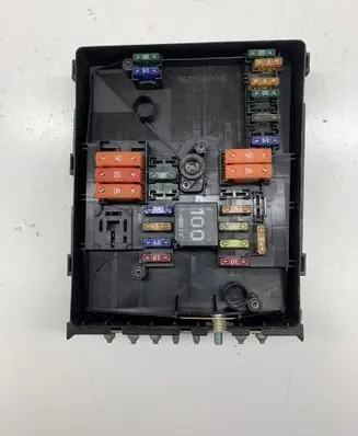 Volkswagen Golf V Fuse module 1K0937125