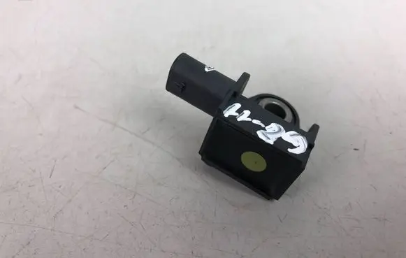 Volkswagen Golf VIII Airbag deployment crash/impact sensor 5WA959651