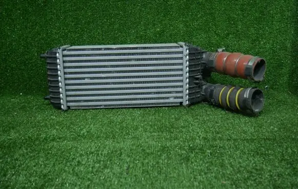 Citroen DS3 Intercooler radiator 9803900780