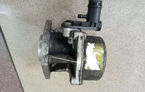 Vacuum pump