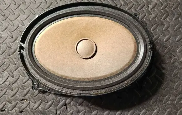 Maserati Quattroporte Subwoofer speaker 670005164