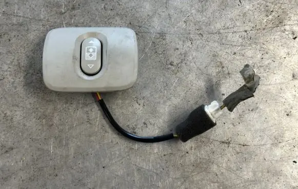 Nissan Qashqai Sunroof switch 