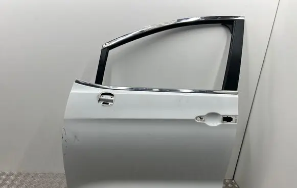Chrysler Pacifica Front door