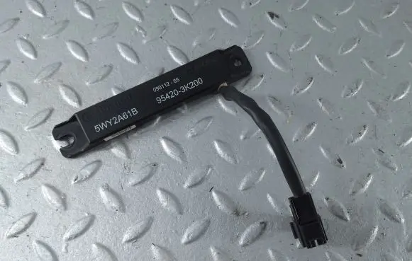 KIA Optima Aerial antenna amplifier 954203K200 5WY2A61B
