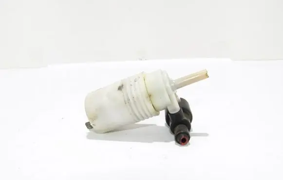 Opel Astra F Windscreen/windshield washer pump