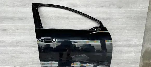 Audi Q4 Sportback e-tron Front door