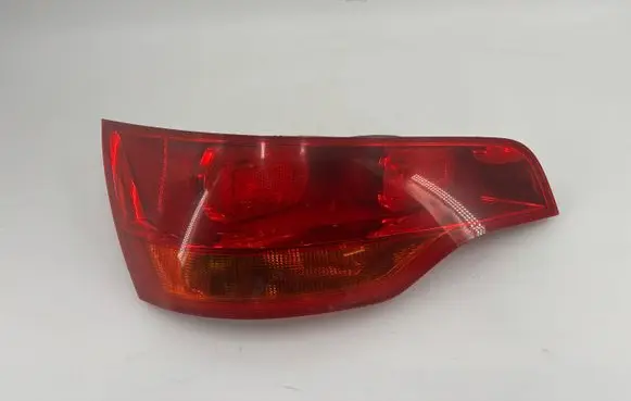 Audi Q7 4L Tailgate rear/tail lights 4L0945093
