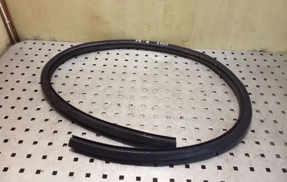 Front door rubber seal