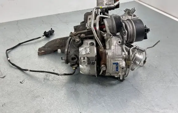 Volkswagen PASSAT B8 Turbo 03N145401F 03N253020E