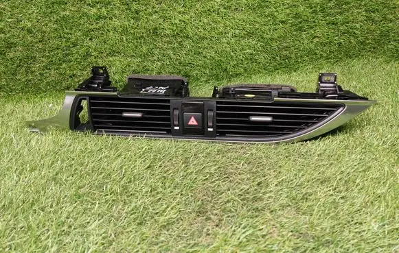 Audi A6 S6 C7 4G Dash center air vent grill 9025900 4G0941509