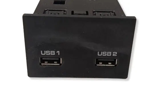 Porsche Cayenne (9Y0 9Y3) USB socket connector 9Y0035736