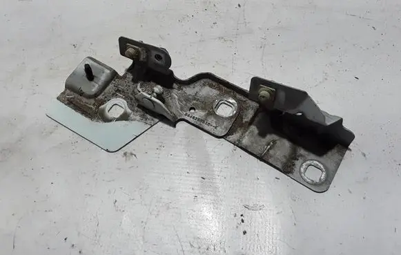 Renault Zoe Fender mounting bracket 654825654R