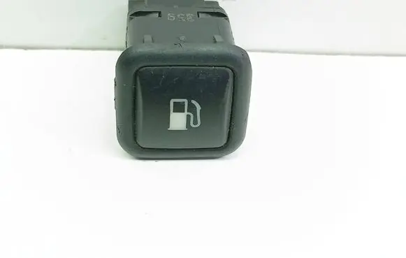 Volkswagen Golf IV Fuel tank opening switch 3B0959833A